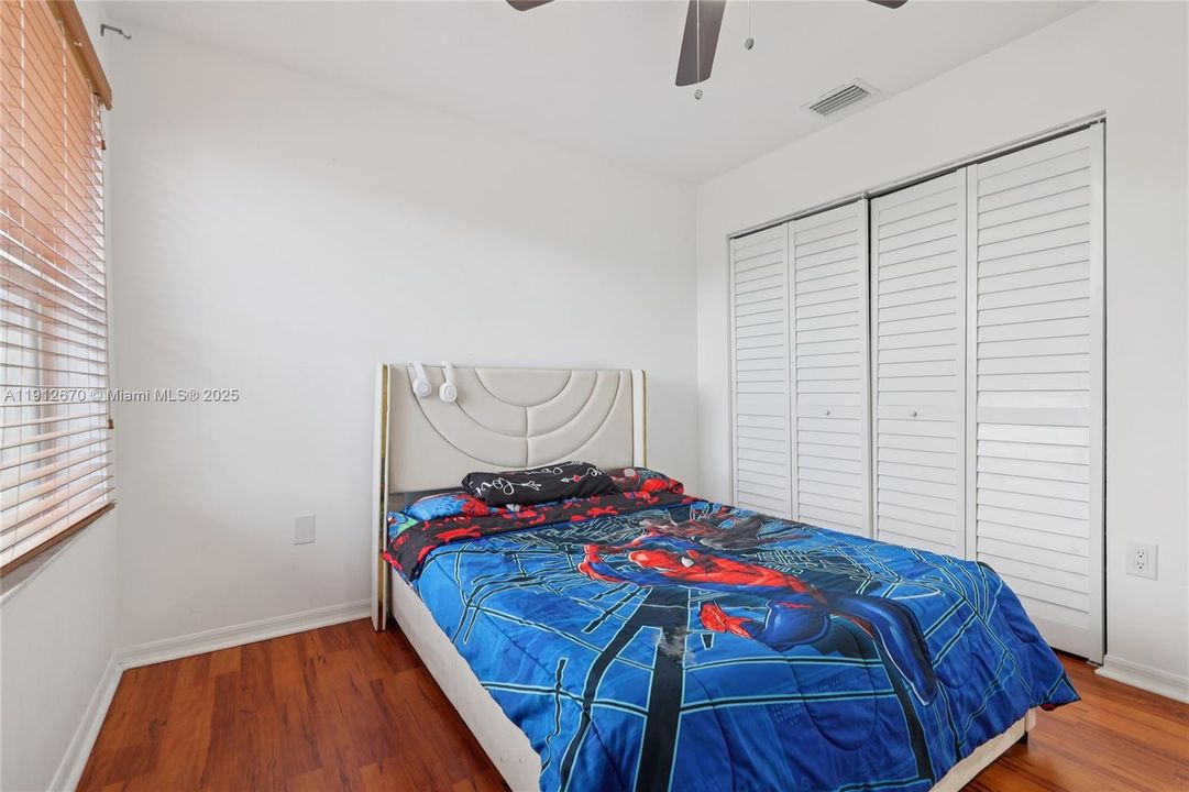 For Sale: $650,000 (5 beds, 2 baths, 2082 Square Feet)