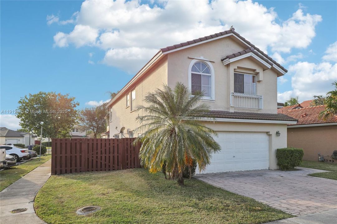 For Sale: $650,000 (5 beds, 2 baths, 2082 Square Feet)