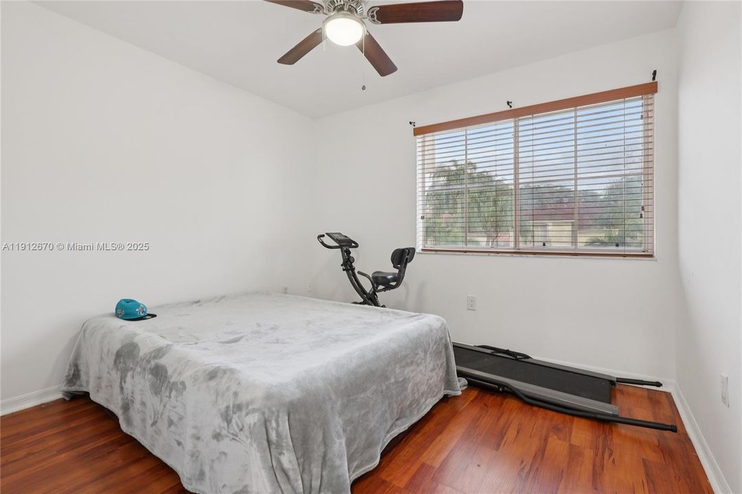For Sale: $650,000 (5 beds, 2 baths, 2082 Square Feet)