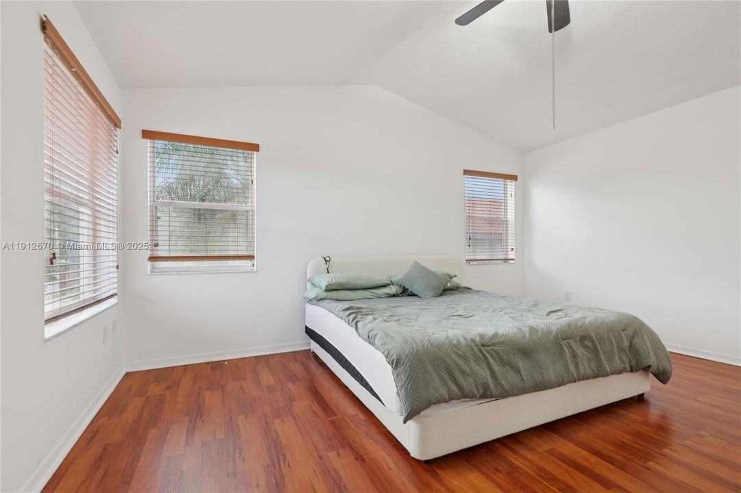 For Sale: $650,000 (5 beds, 2 baths, 2082 Square Feet)