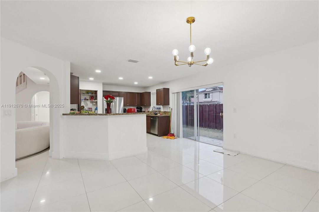 For Sale: $650,000 (5 beds, 2 baths, 2082 Square Feet)