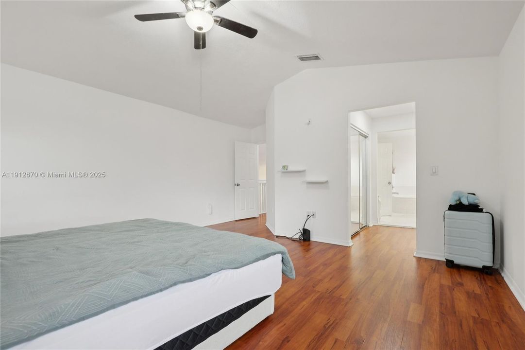 For Sale: $650,000 (5 beds, 2 baths, 2082 Square Feet)