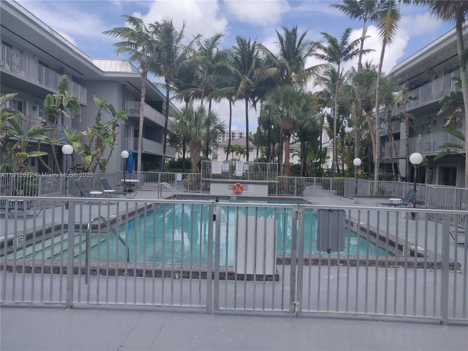 Недавно арендовано: $1,600 (0 спален, 1 ванн, 377 Квадратных фут)