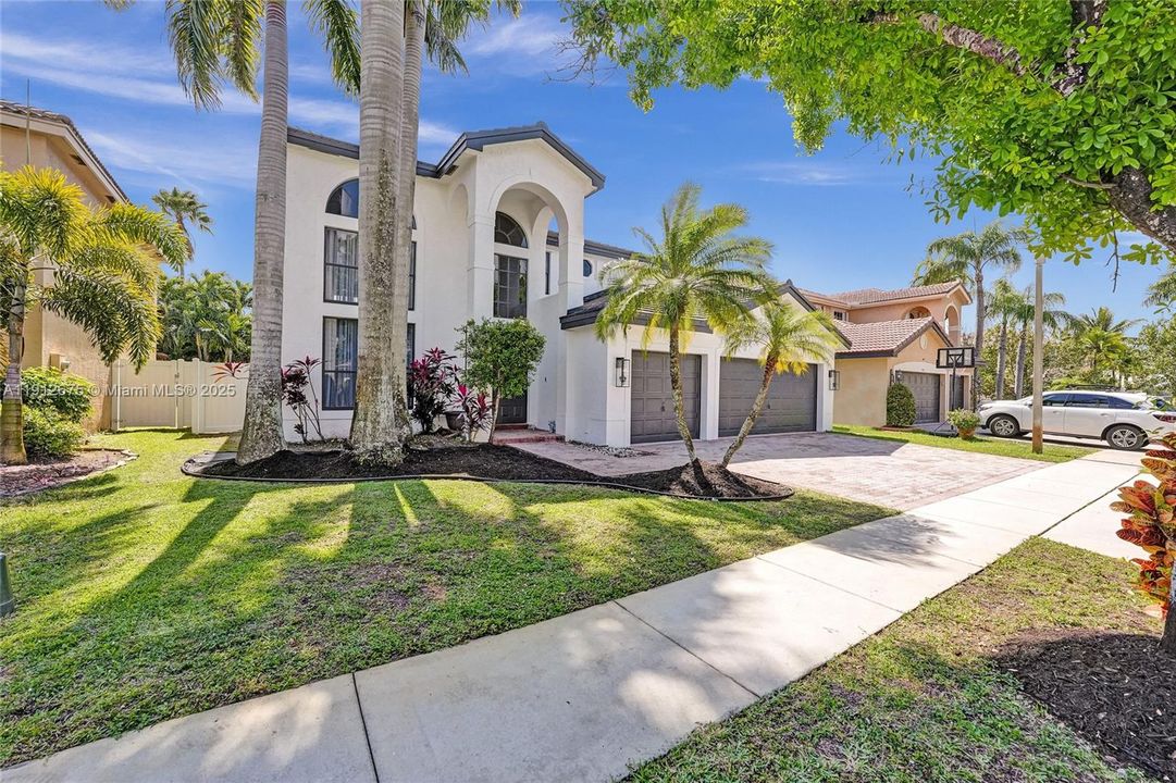 Active With Contract: $969,900 (4 beds, 2 baths, 3579 Square Feet)