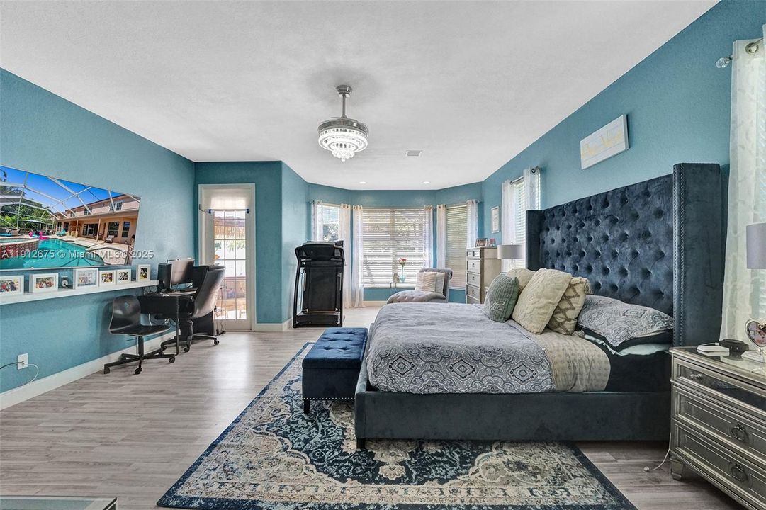 Active With Contract: $969,900 (4 beds, 2 baths, 3579 Square Feet)