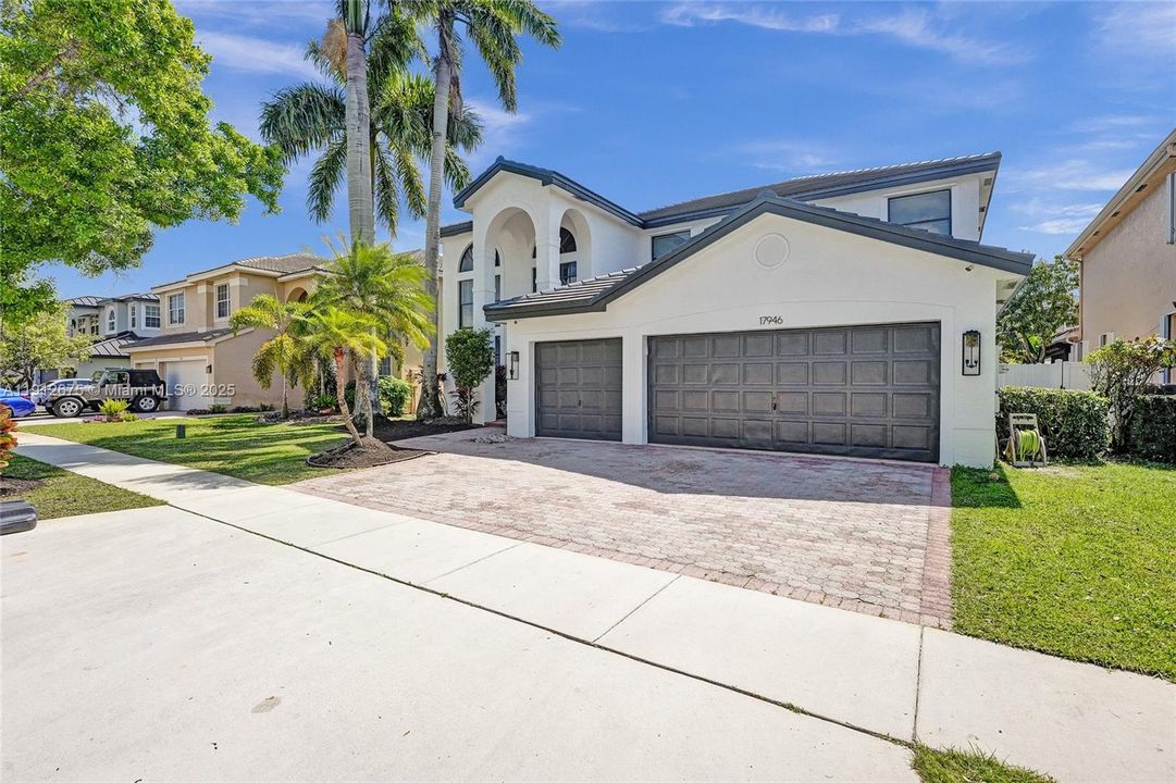 Active With Contract: $969,900 (4 beds, 2 baths, 3579 Square Feet)