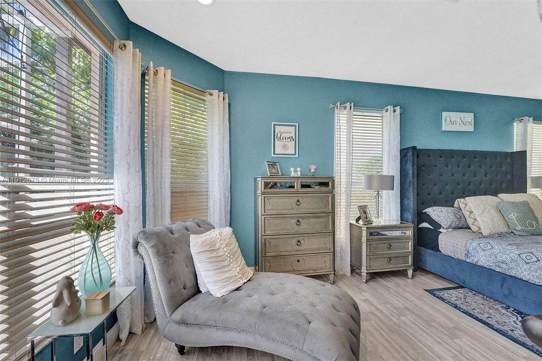 Active With Contract: $969,900 (4 beds, 2 baths, 3579 Square Feet)