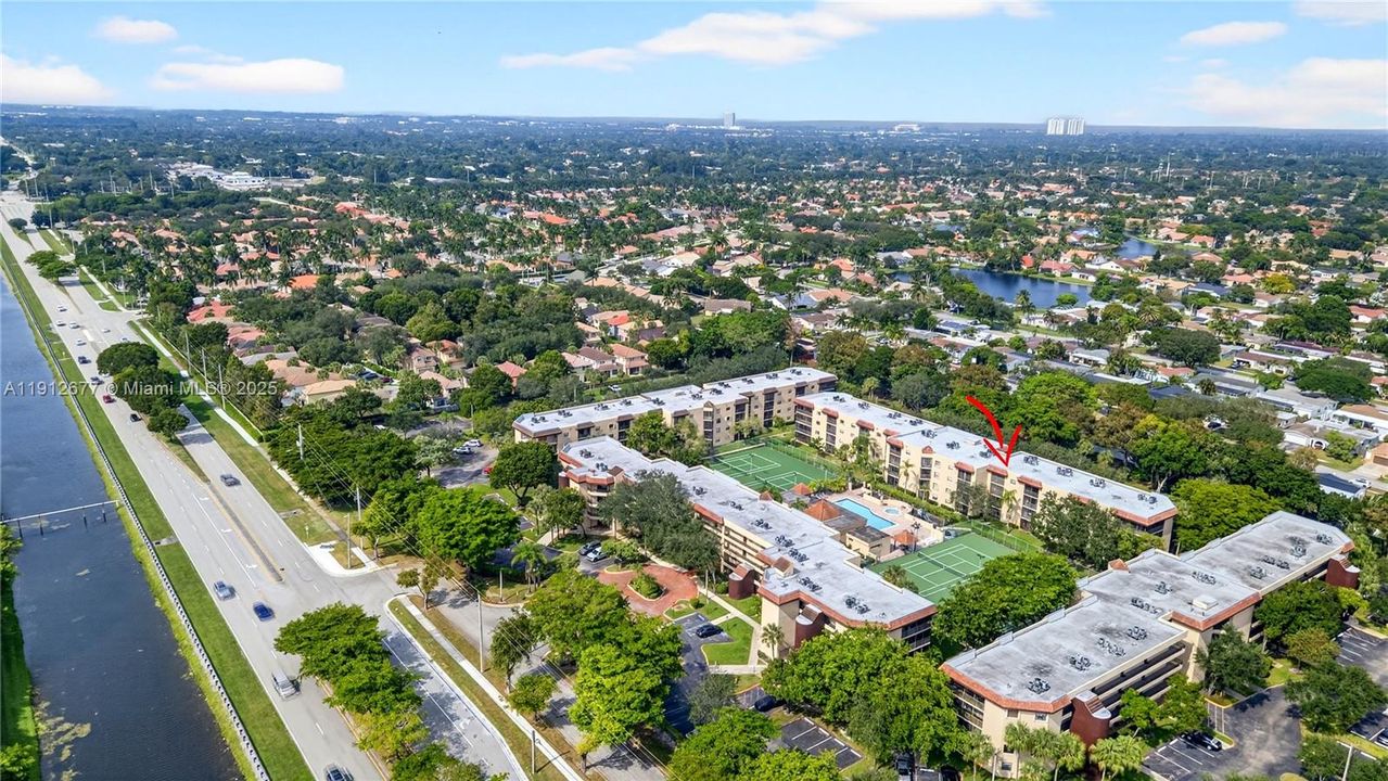 Active With Contract: $215,000 (2 beds, 2 baths, 940 Square Feet)