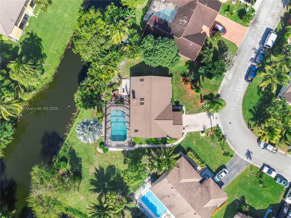 Active With Contract: $569,000 (3 beds, 2 baths, 1616 Square Feet)