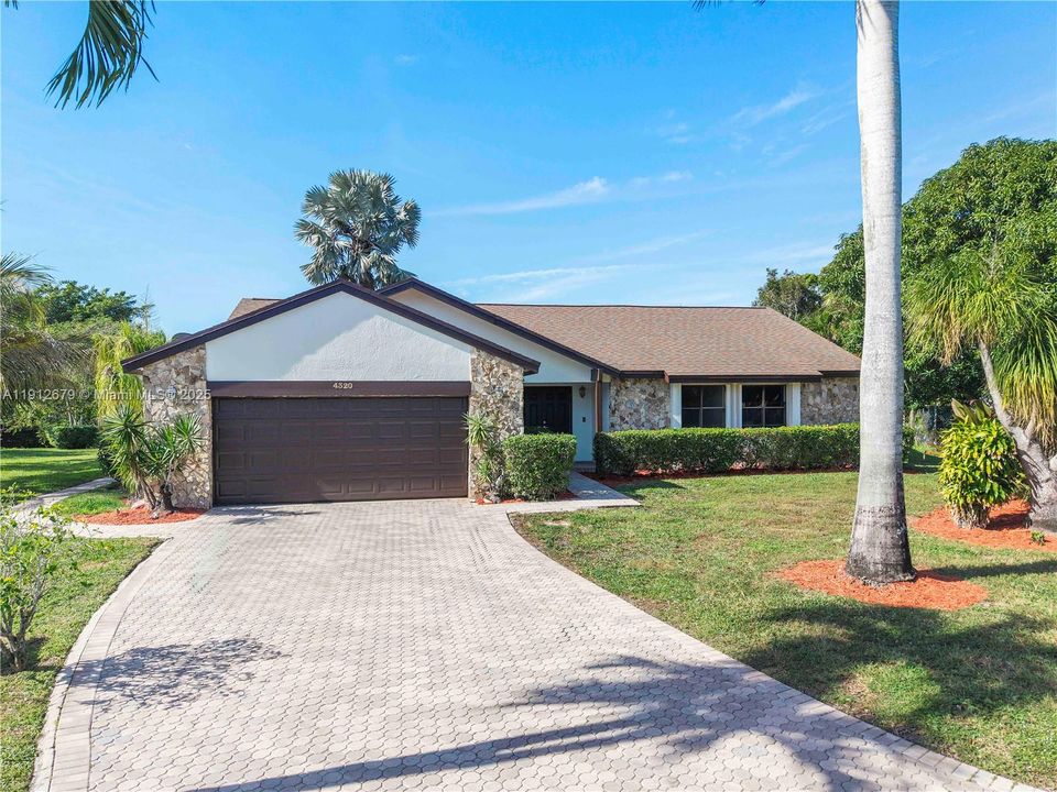 Active With Contract: $569,000 (3 beds, 2 baths, 1616 Square Feet)