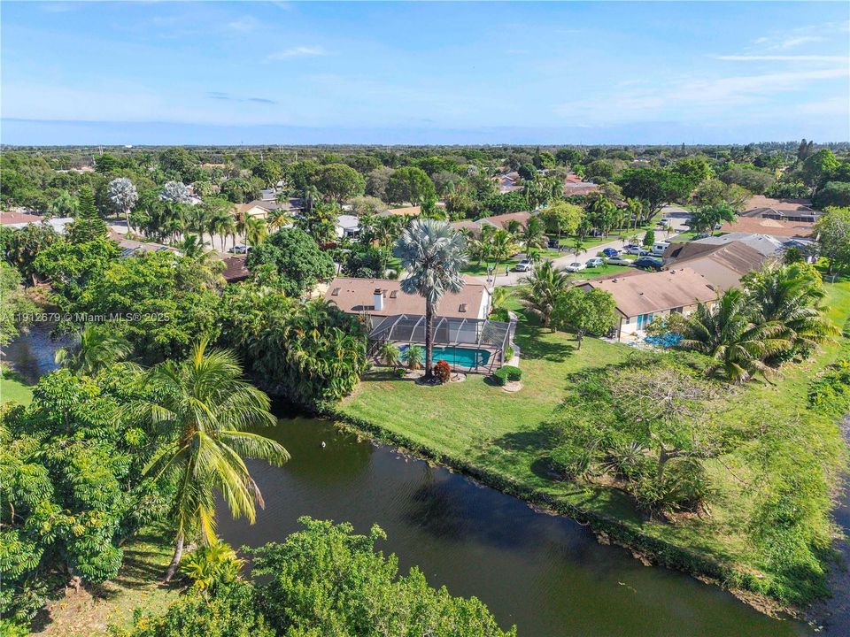 Active With Contract: $569,000 (3 beds, 2 baths, 1616 Square Feet)