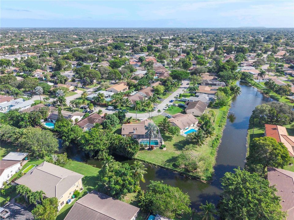 Active With Contract: $569,000 (3 beds, 2 baths, 1616 Square Feet)