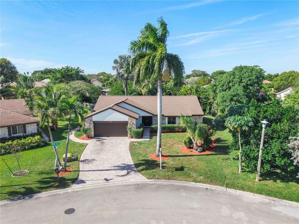 Active With Contract: $569,000 (3 beds, 2 baths, 1616 Square Feet)