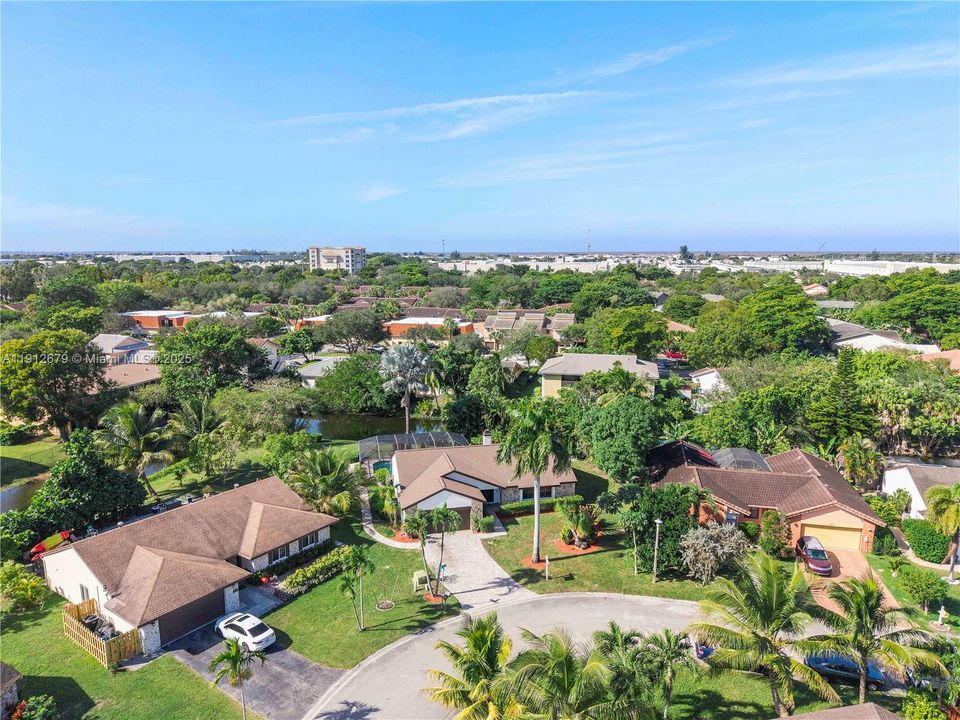 Active With Contract: $569,000 (3 beds, 2 baths, 1616 Square Feet)