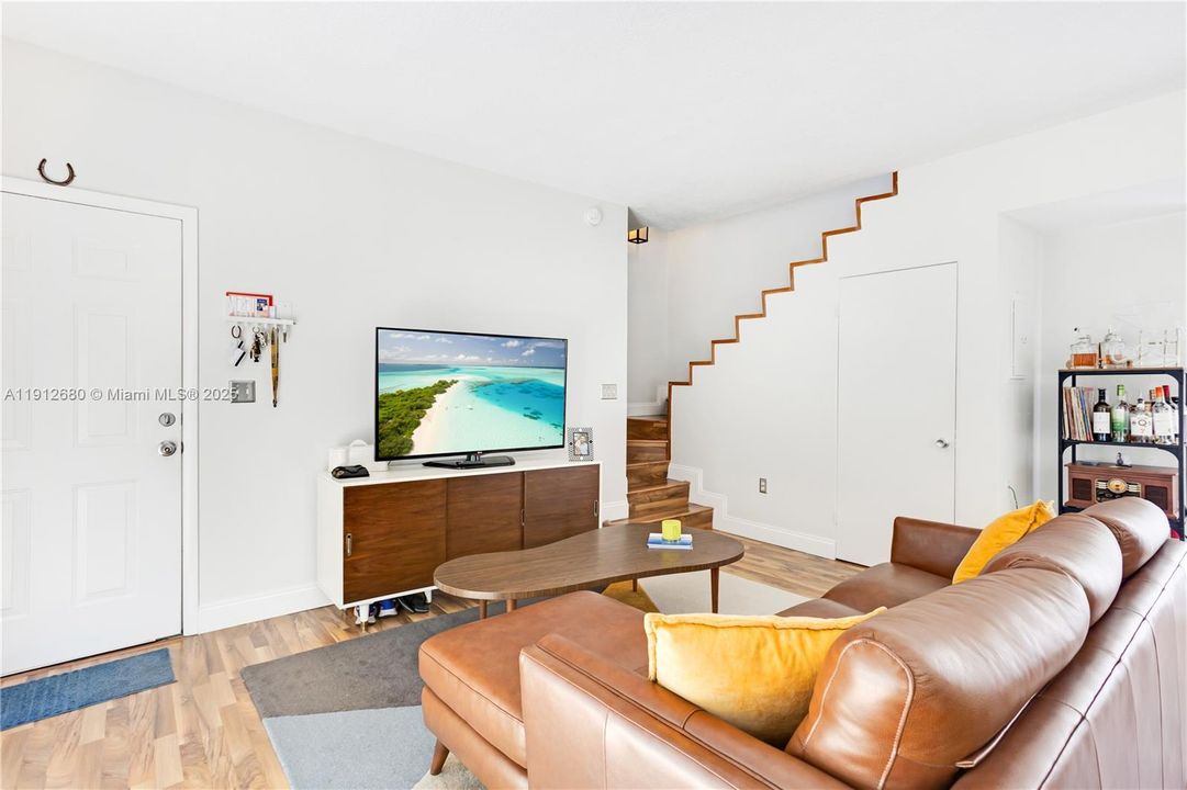 Recently Rented: $3,000 (2 beds, 2 baths, 1224 Square Feet)