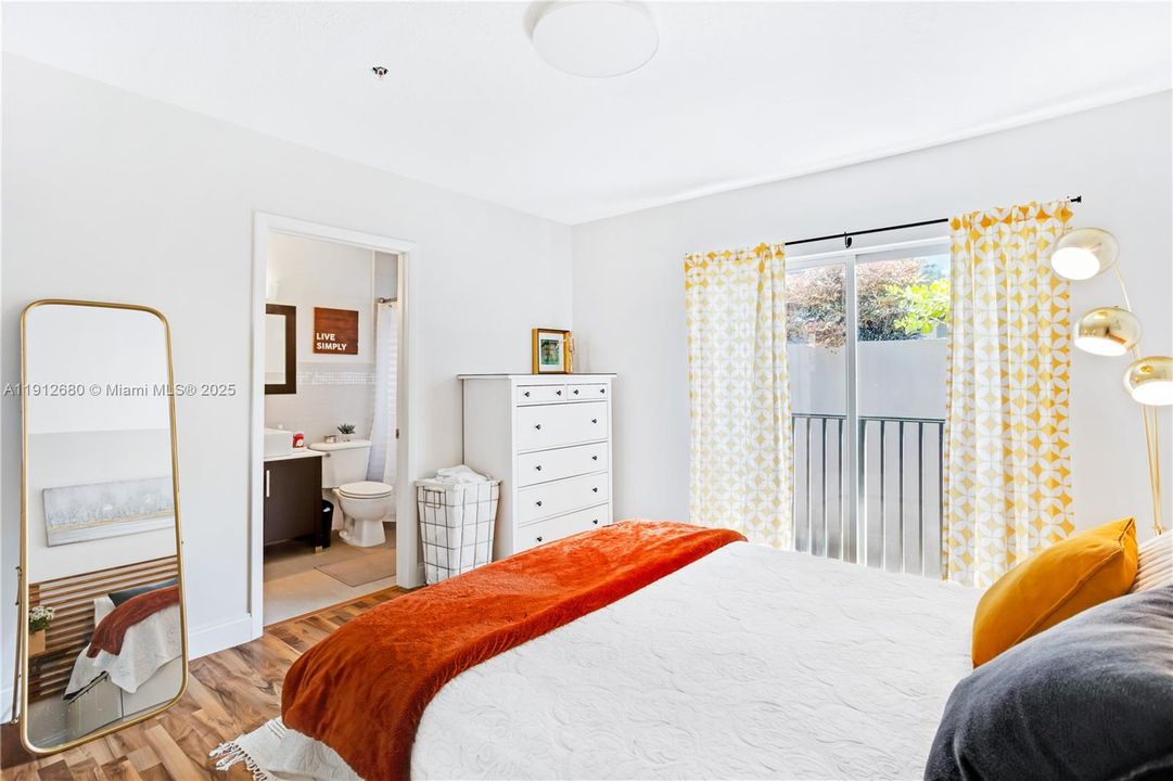 Recently Rented: $3,000 (2 beds, 2 baths, 1224 Square Feet)