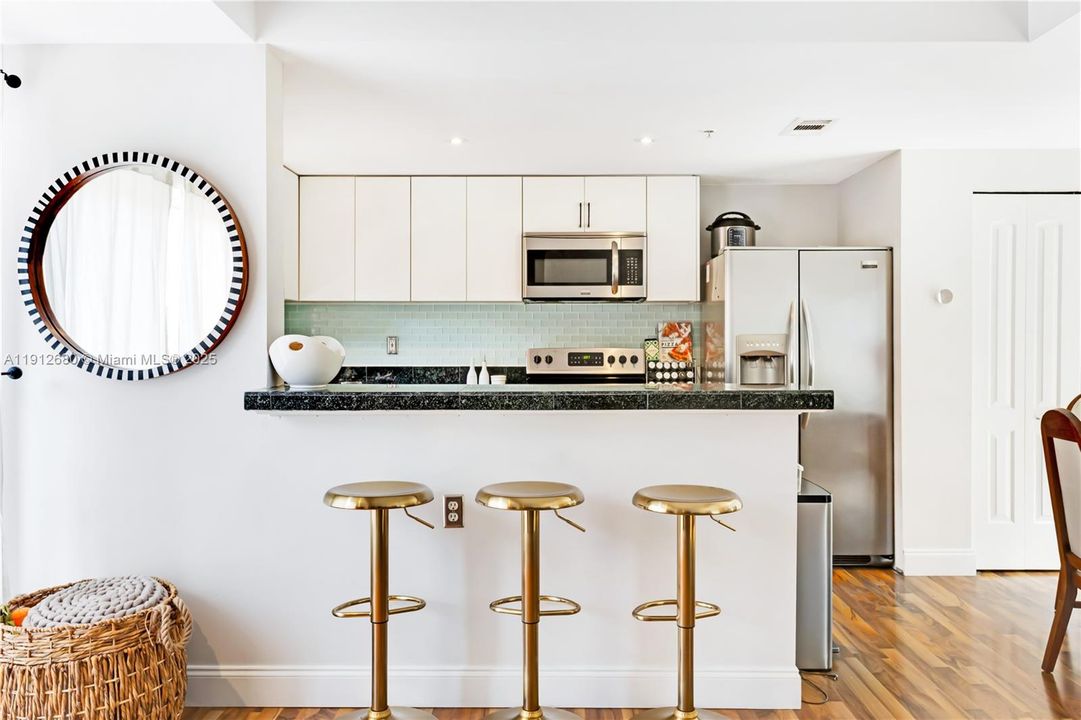 Recently Rented: $3,000 (2 beds, 2 baths, 1224 Square Feet)