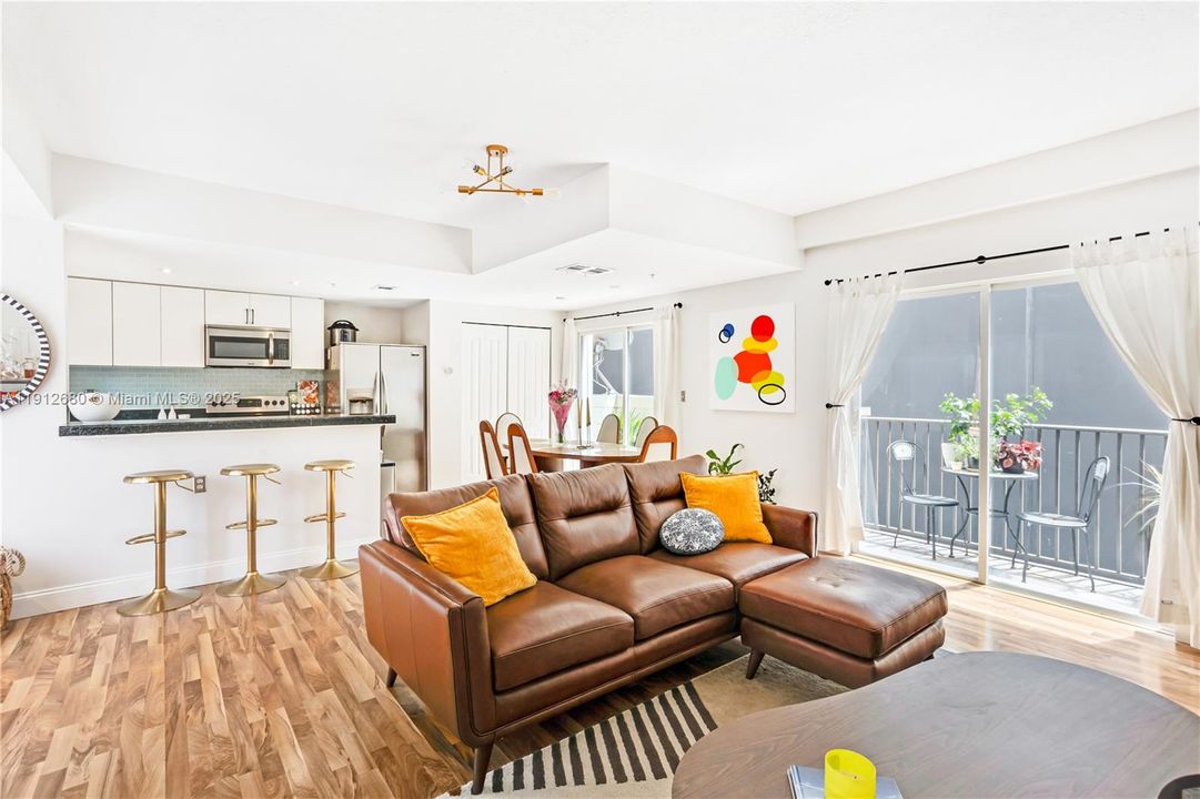 Recently Rented: $3,000 (2 beds, 2 baths, 1224 Square Feet)