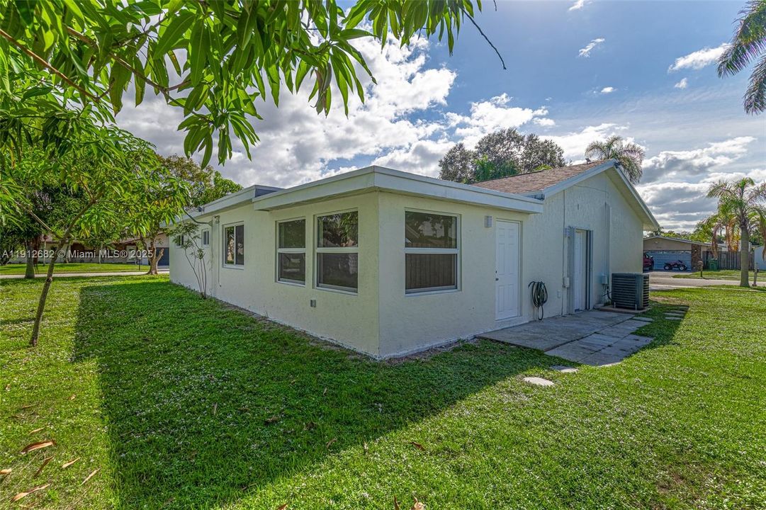 For Sale: $579,000 (3 beds, 2 baths, 1842 Square Feet)