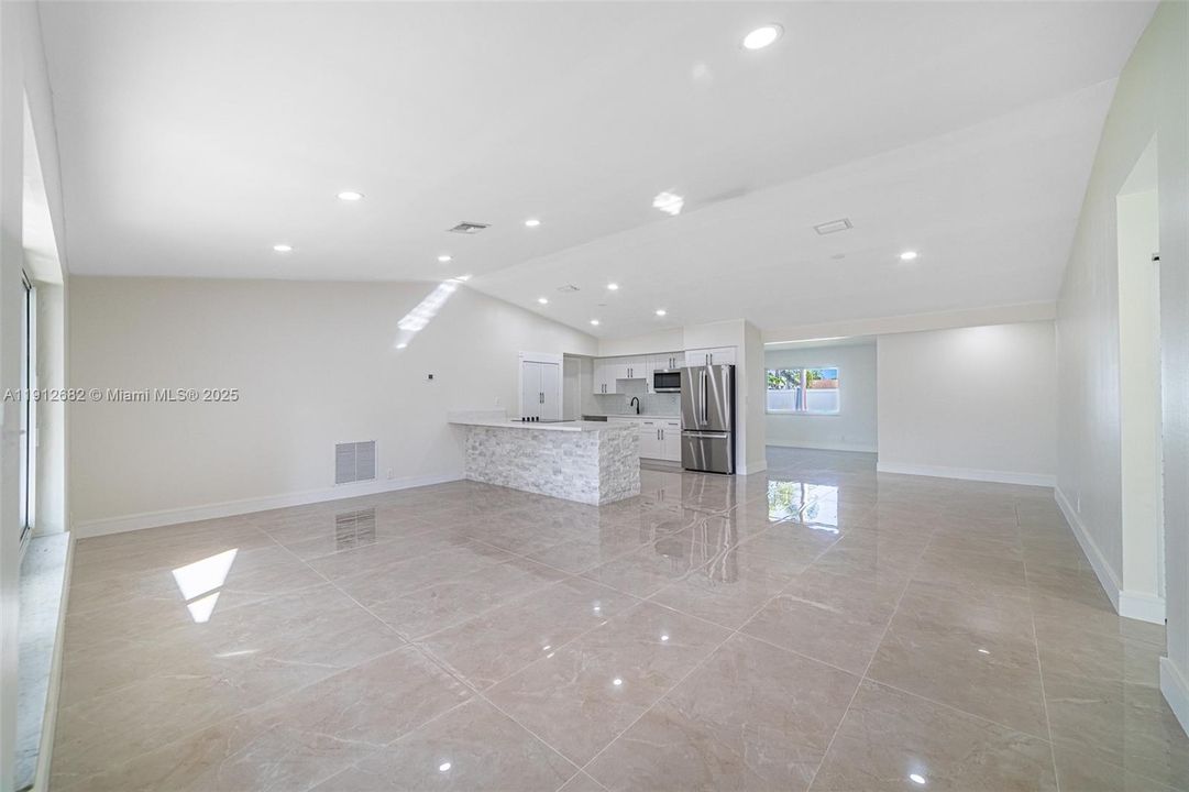 For Sale: $579,000 (3 beds, 2 baths, 1842 Square Feet)