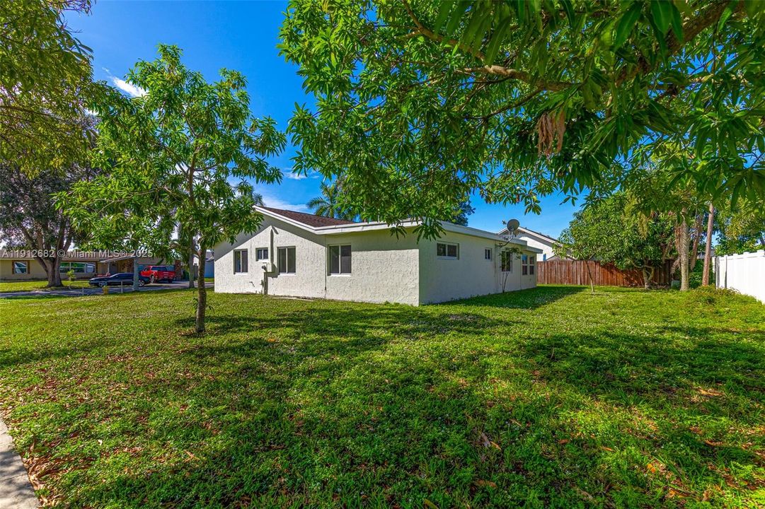 For Sale: $579,000 (3 beds, 2 baths, 1842 Square Feet)