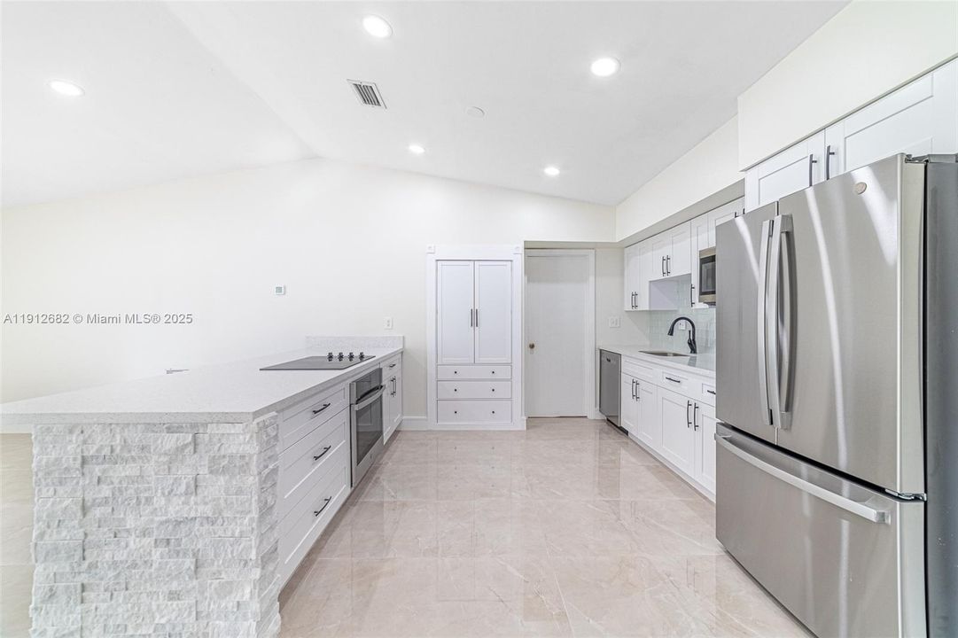 For Sale: $579,000 (3 beds, 2 baths, 1842 Square Feet)