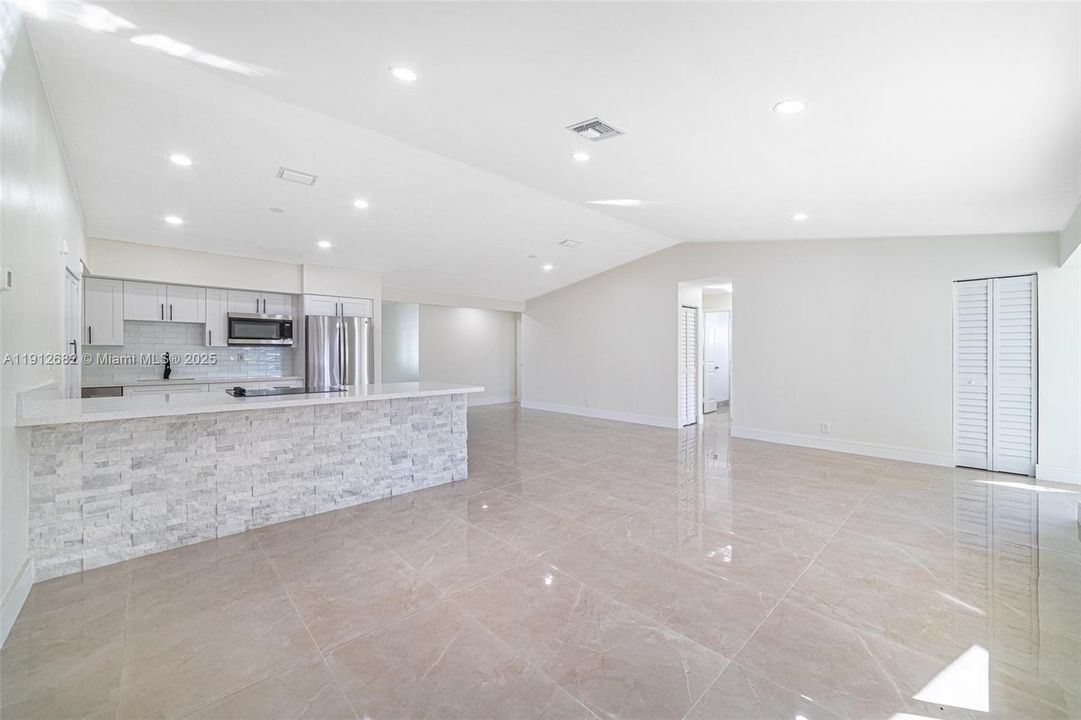 For Sale: $579,000 (3 beds, 2 baths, 1842 Square Feet)