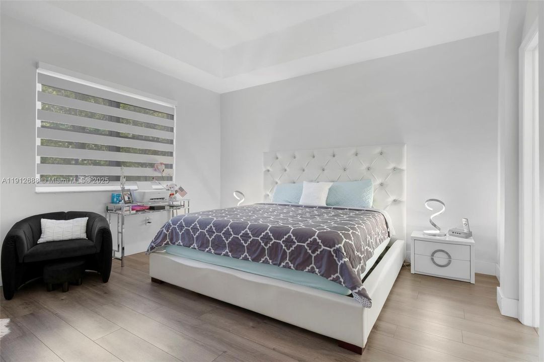 出租: $3,700 (4 贝兹, 2 浴室, 1989 平方英尺)