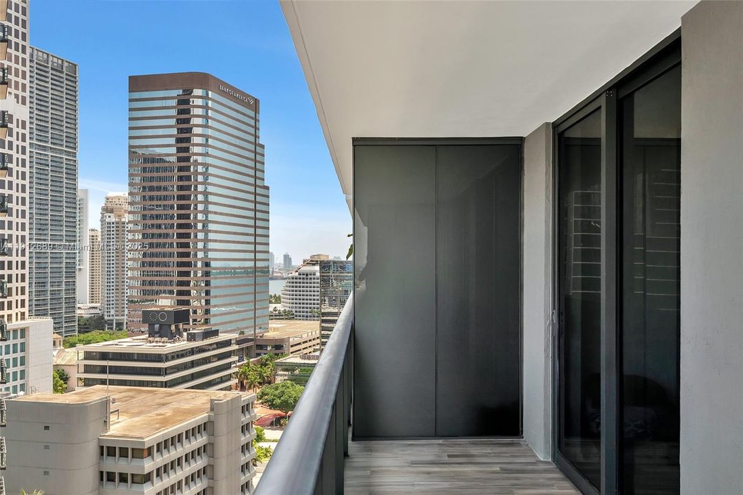 For Rent: $4,300 (1 beds, 2 baths, 849 Square Feet)