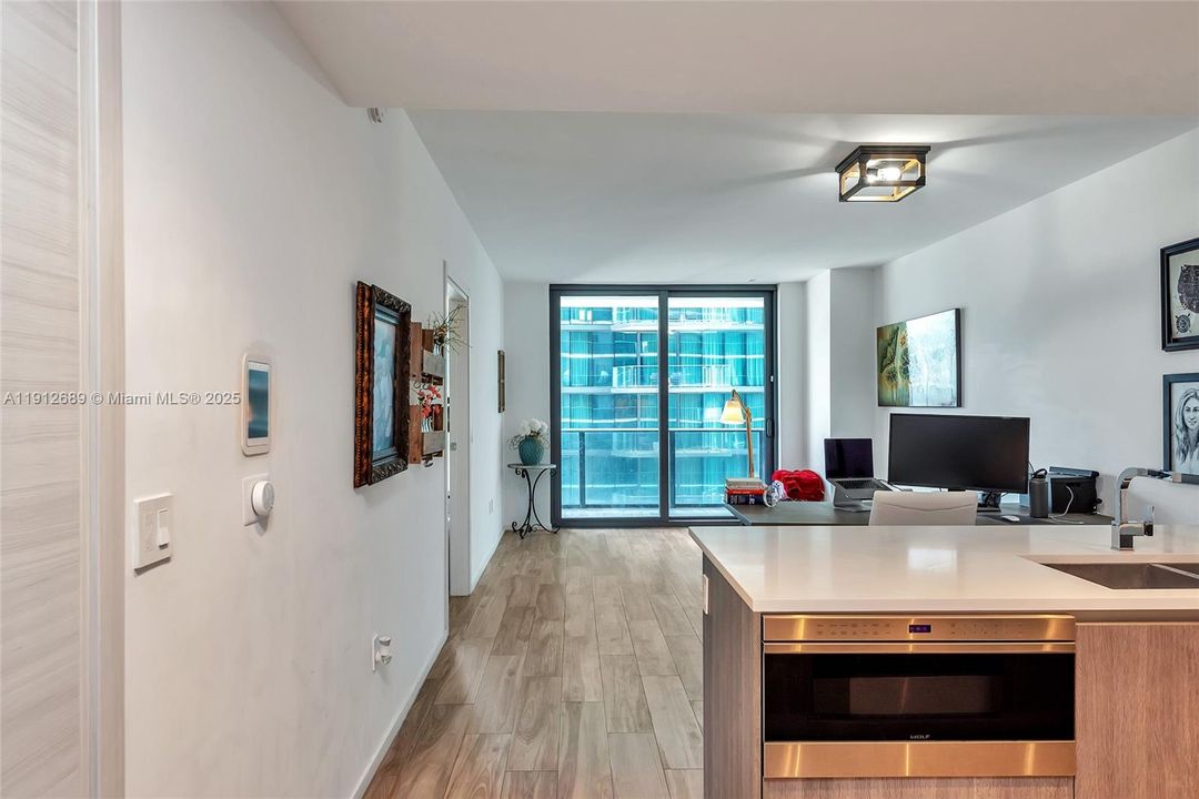 For Rent: $4,300 (1 beds, 2 baths, 849 Square Feet)