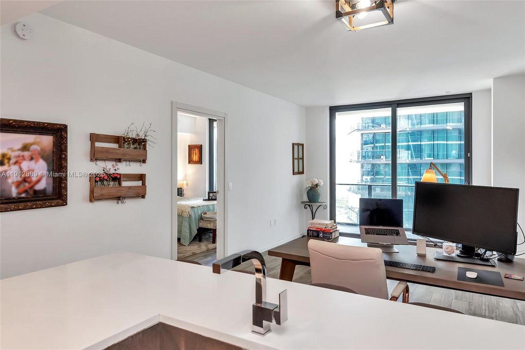 For Rent: $4,300 (1 beds, 2 baths, 849 Square Feet)