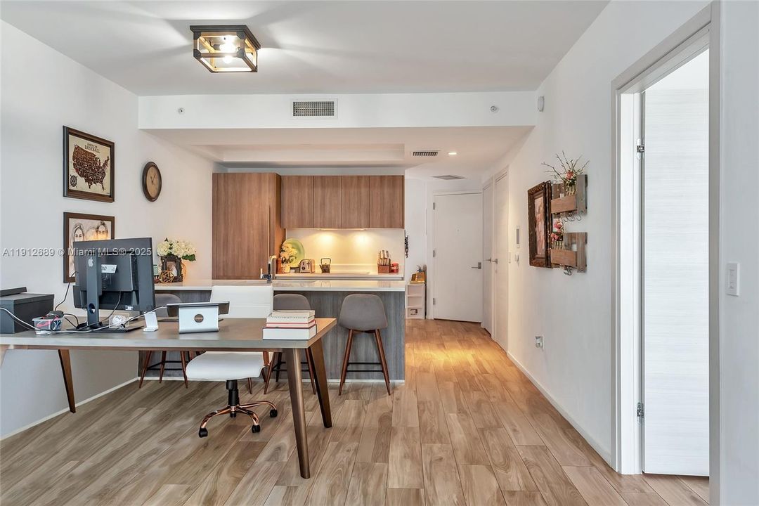 For Rent: $4,300 (1 beds, 2 baths, 849 Square Feet)