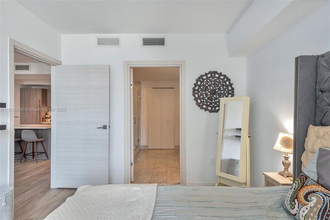 For Rent: $4,300 (1 beds, 2 baths, 849 Square Feet)