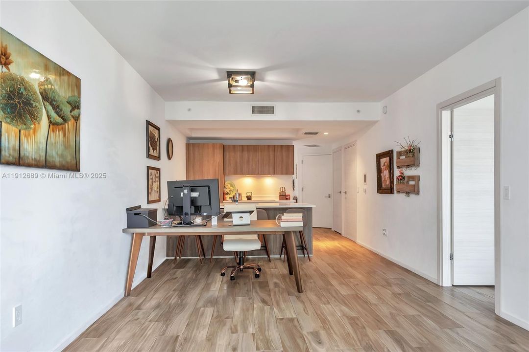 For Rent: $4,300 (1 beds, 2 baths, 849 Square Feet)