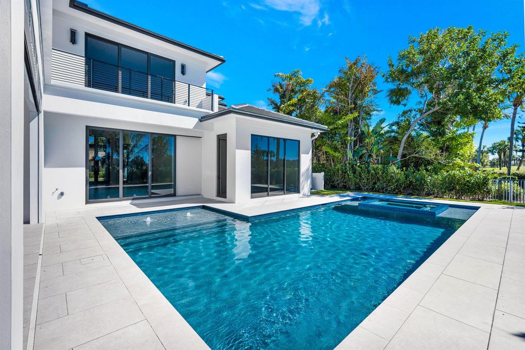 Pool Sunshelf