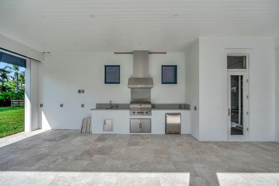 Grill, Beverage Center, Sink, Hood