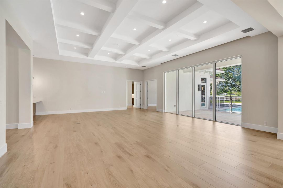 12' Ceilings
