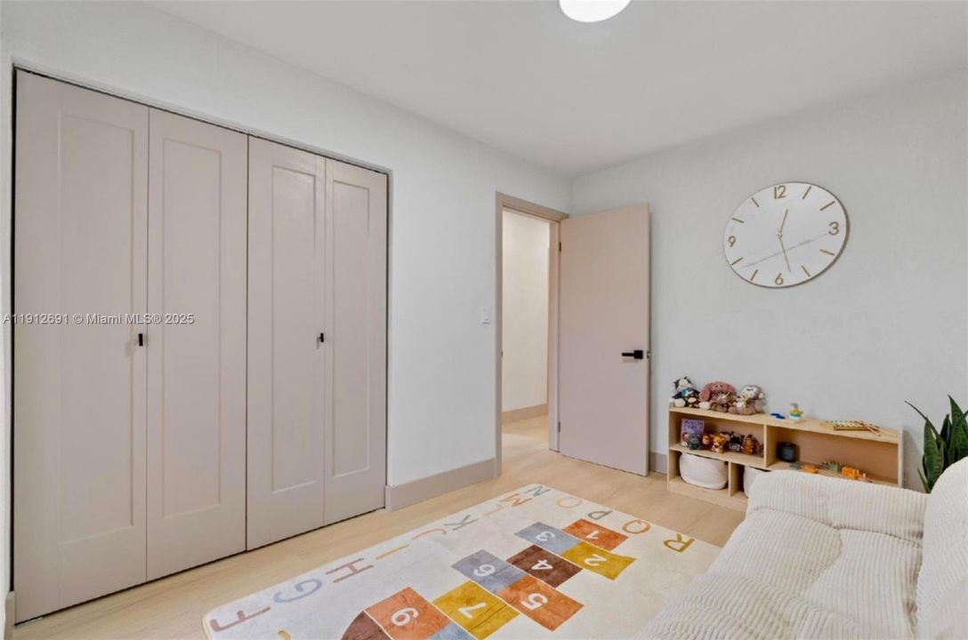 На продажу: $658,500 (4 спален, 2 ванн, 2346 Квадратных фут)