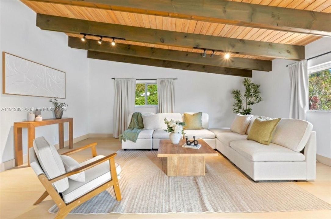 На продажу: $658,500 (4 спален, 2 ванн, 2346 Квадратных фут)