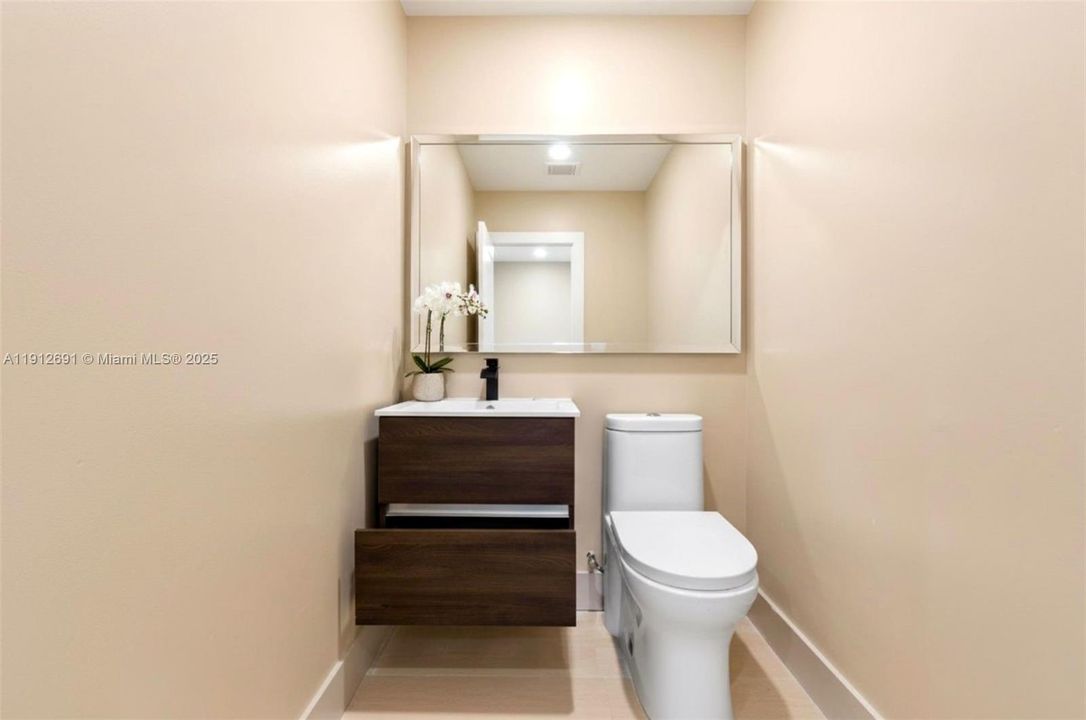 На продажу: $658,500 (4 спален, 2 ванн, 2346 Квадратных фут)