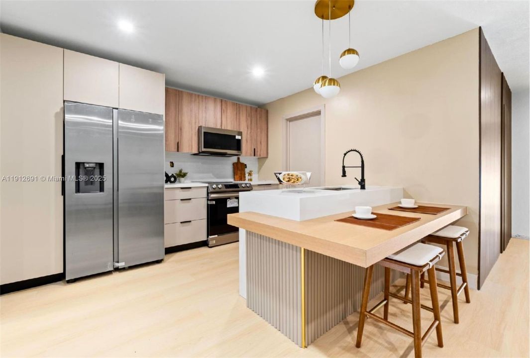 На продажу: $658,500 (4 спален, 2 ванн, 2346 Квадратных фут)