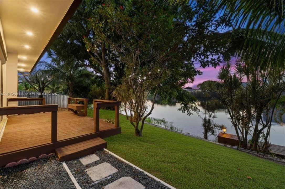 На продажу: $658,500 (4 спален, 2 ванн, 2346 Квадратных фут)