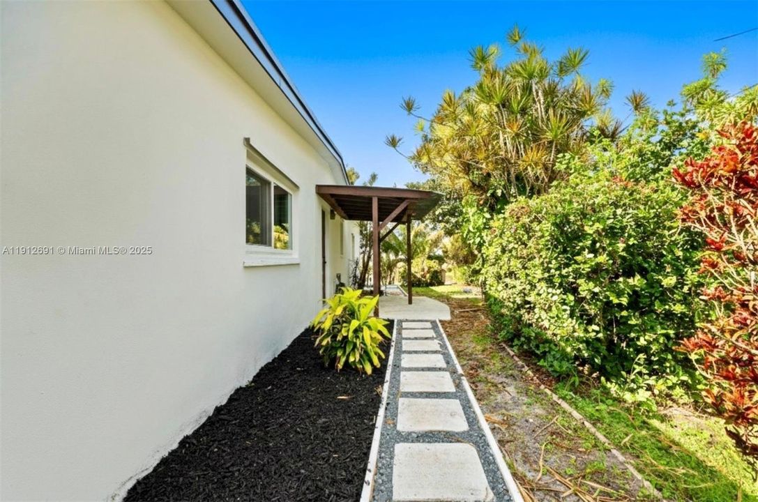 На продажу: $658,500 (4 спален, 2 ванн, 2346 Квадратных фут)