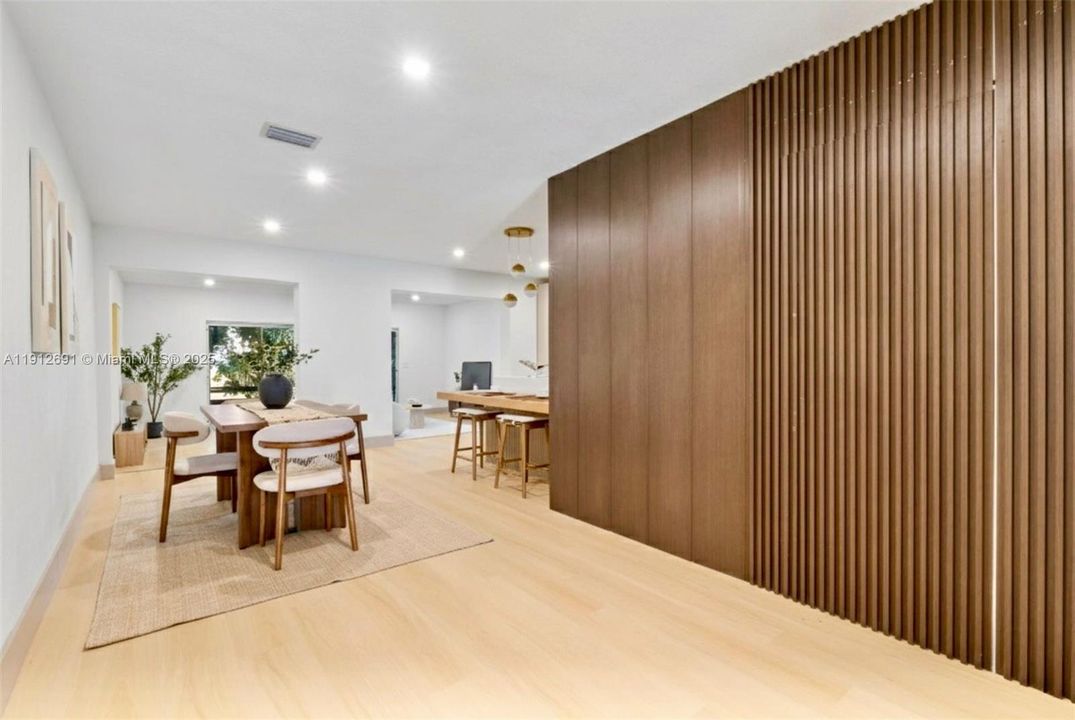 На продажу: $658,500 (4 спален, 2 ванн, 2346 Квадратных фут)