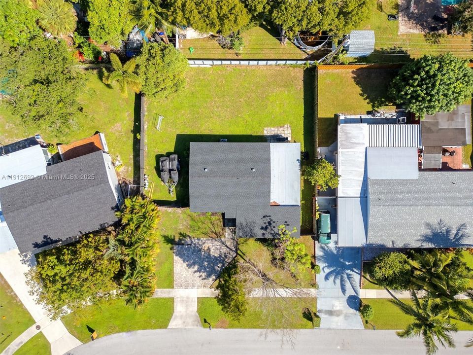 Под контрактом: $450,000 (3 спален, 2 ванн, 918 Квадратных фут)