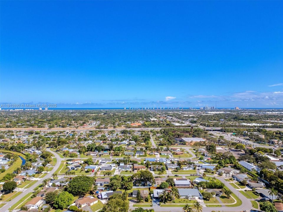 Под контрактом: $450,000 (3 спален, 2 ванн, 918 Квадратных фут)