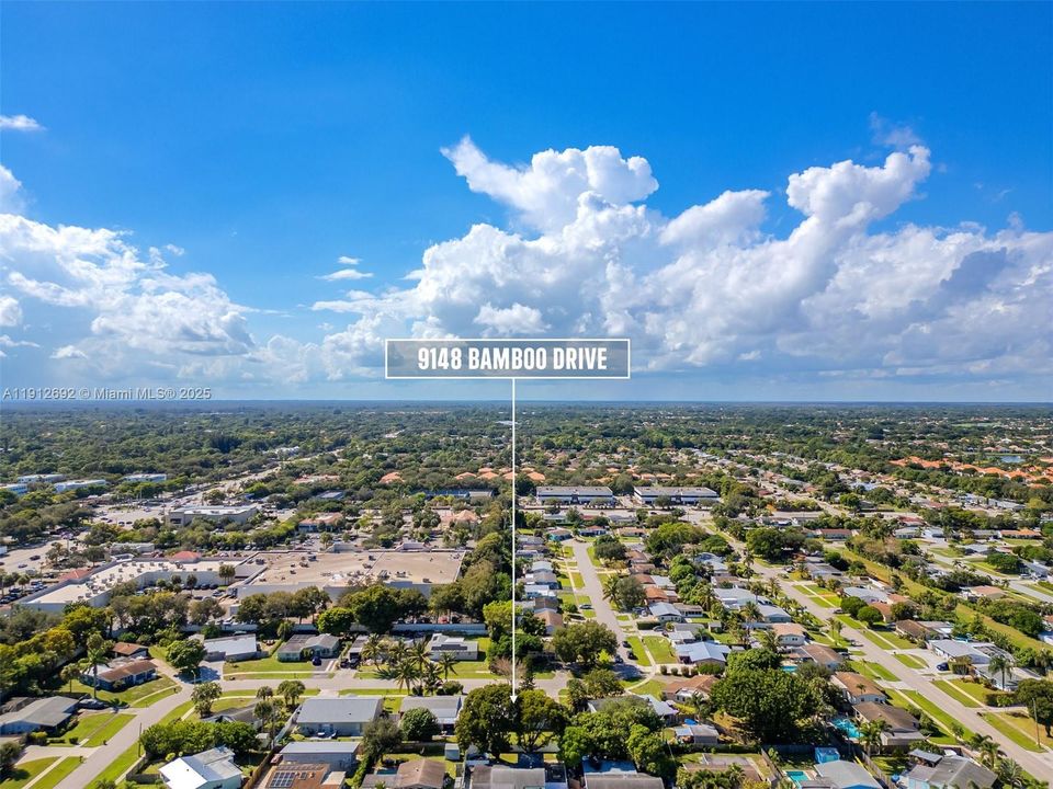 Под контрактом: $450,000 (3 спален, 2 ванн, 918 Квадратных фут)