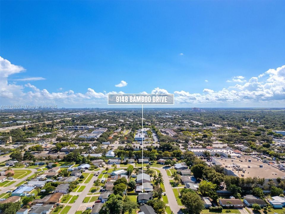 Под контрактом: $450,000 (3 спален, 2 ванн, 918 Квадратных фут)