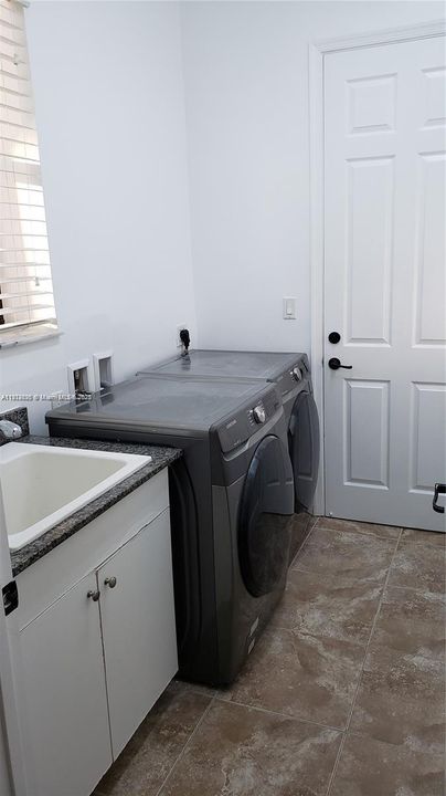 For Rent: $7,000 (4 beds, 3 baths, 2860 Square Feet)