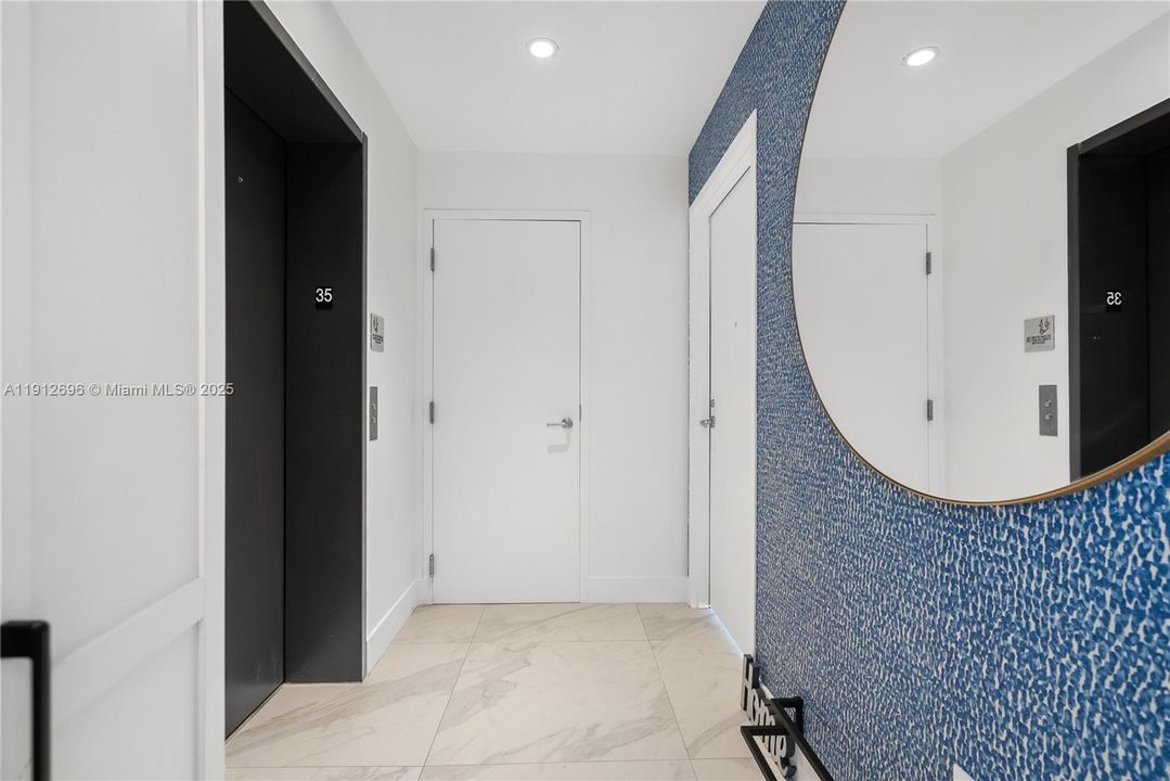 Recently Rented: $4,999 (1 beds, 2 baths, 944 Square Feet)